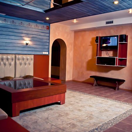 Central Hotel Сороки Экстерьер фото