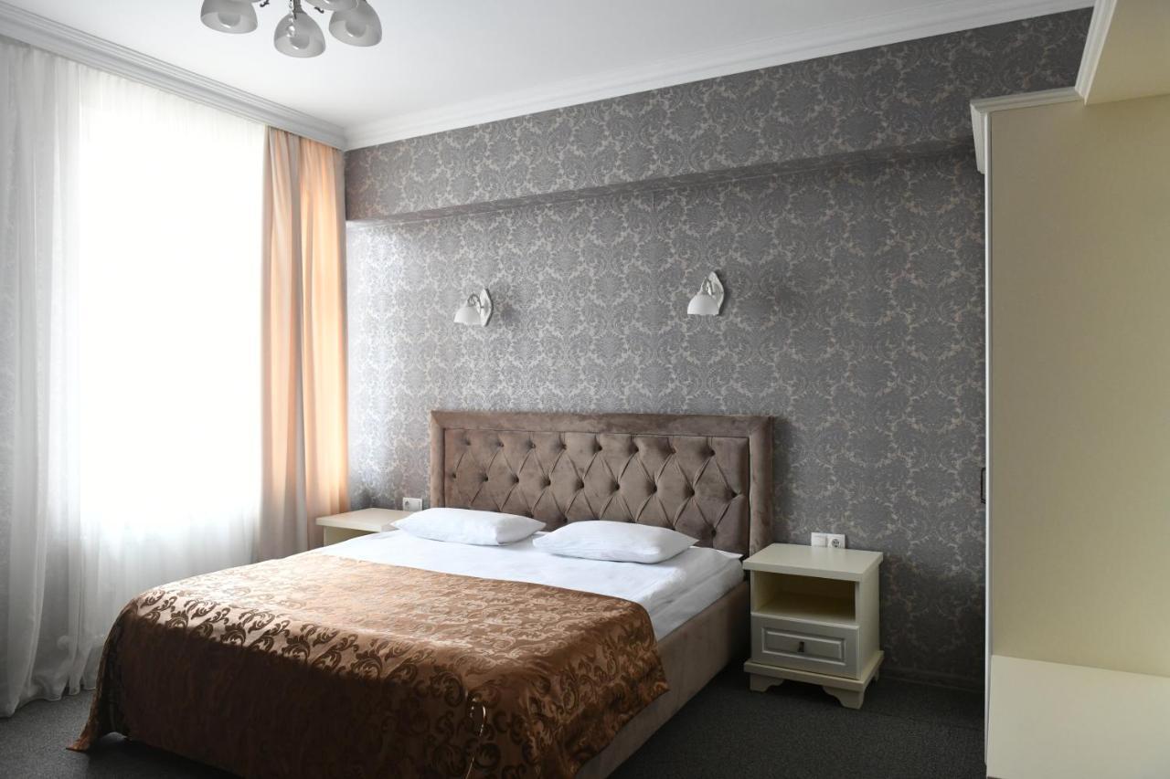 Central Hotel Сороки Экстерьер фото