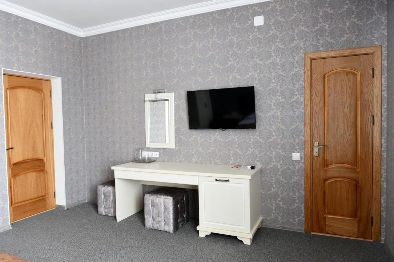 Central Hotel Сороки Экстерьер фото