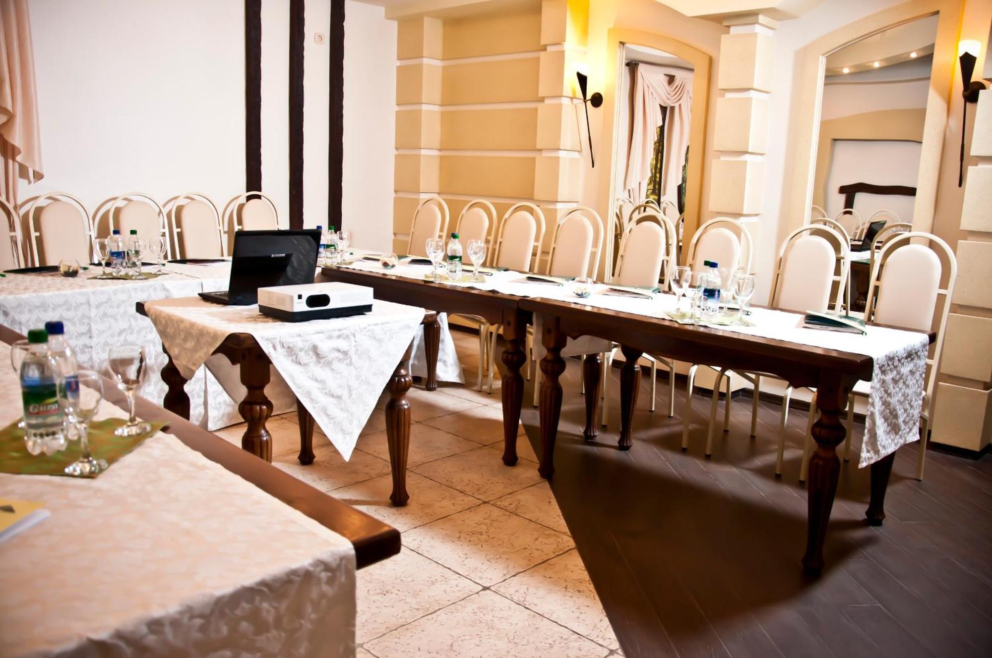 Central Hotel Сороки Экстерьер фото