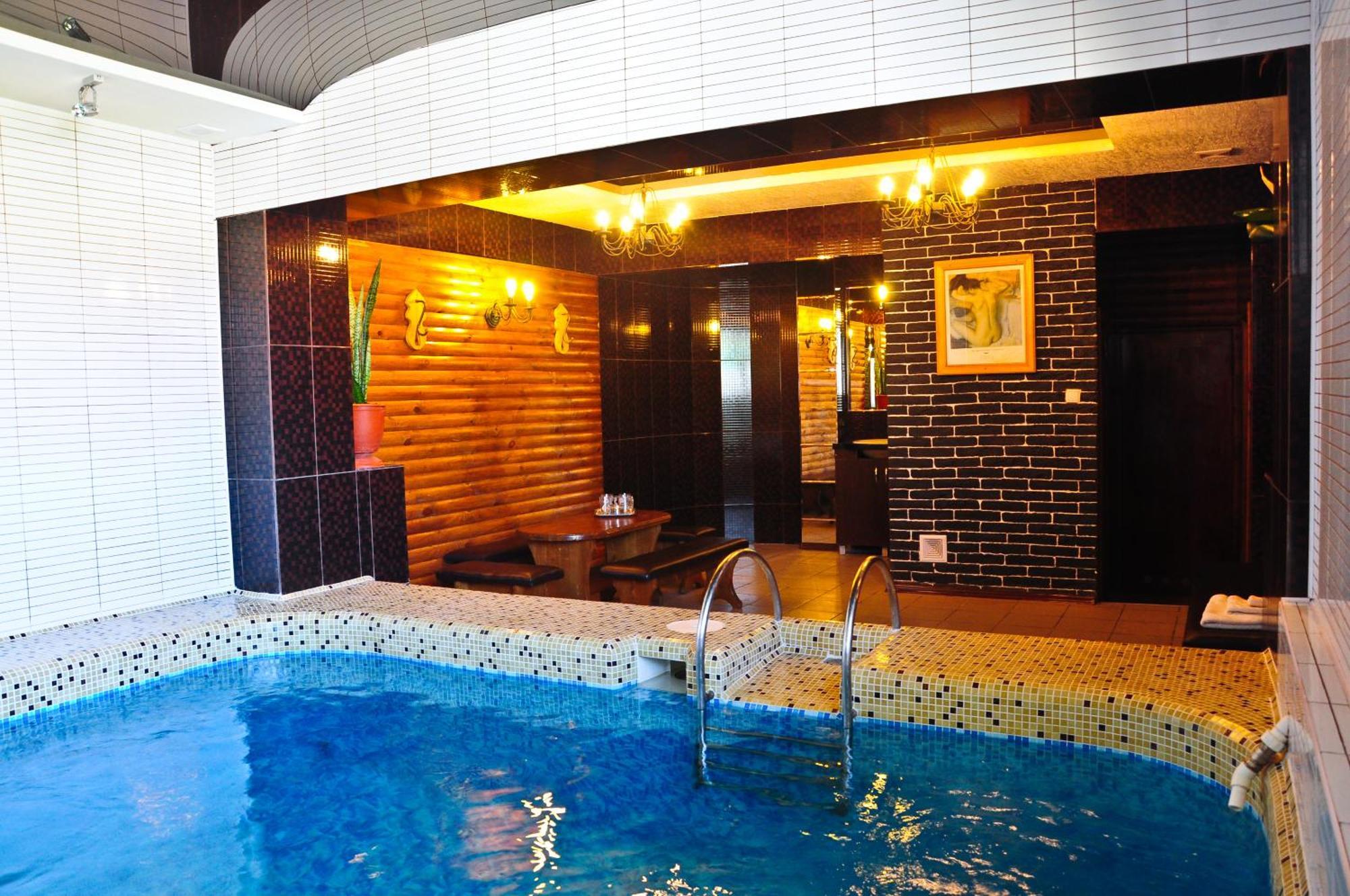 Central Hotel Сороки Экстерьер фото