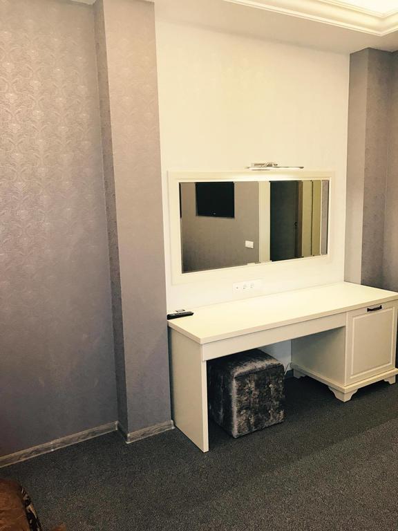 Central Hotel Сороки Экстерьер фото