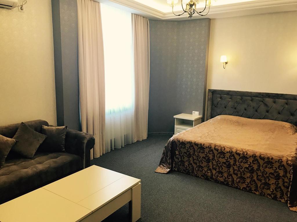 Central Hotel Сороки Экстерьер фото